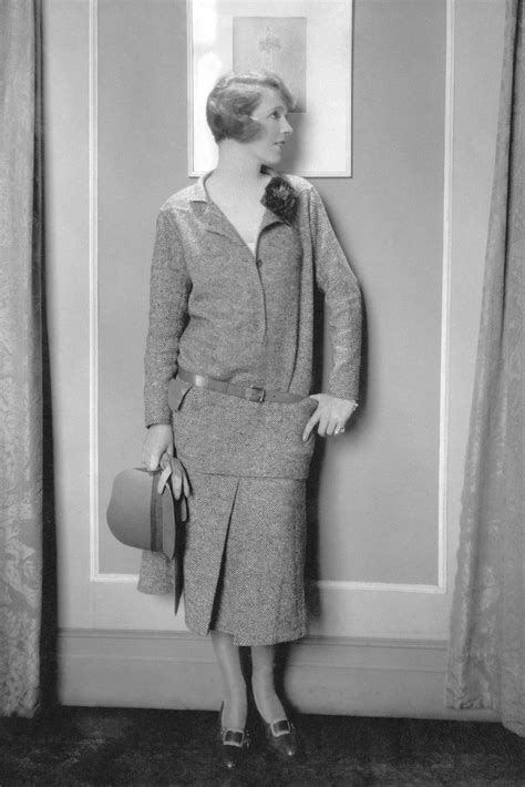 tweed chanel tissu|Chanel tweed suit 1920s.